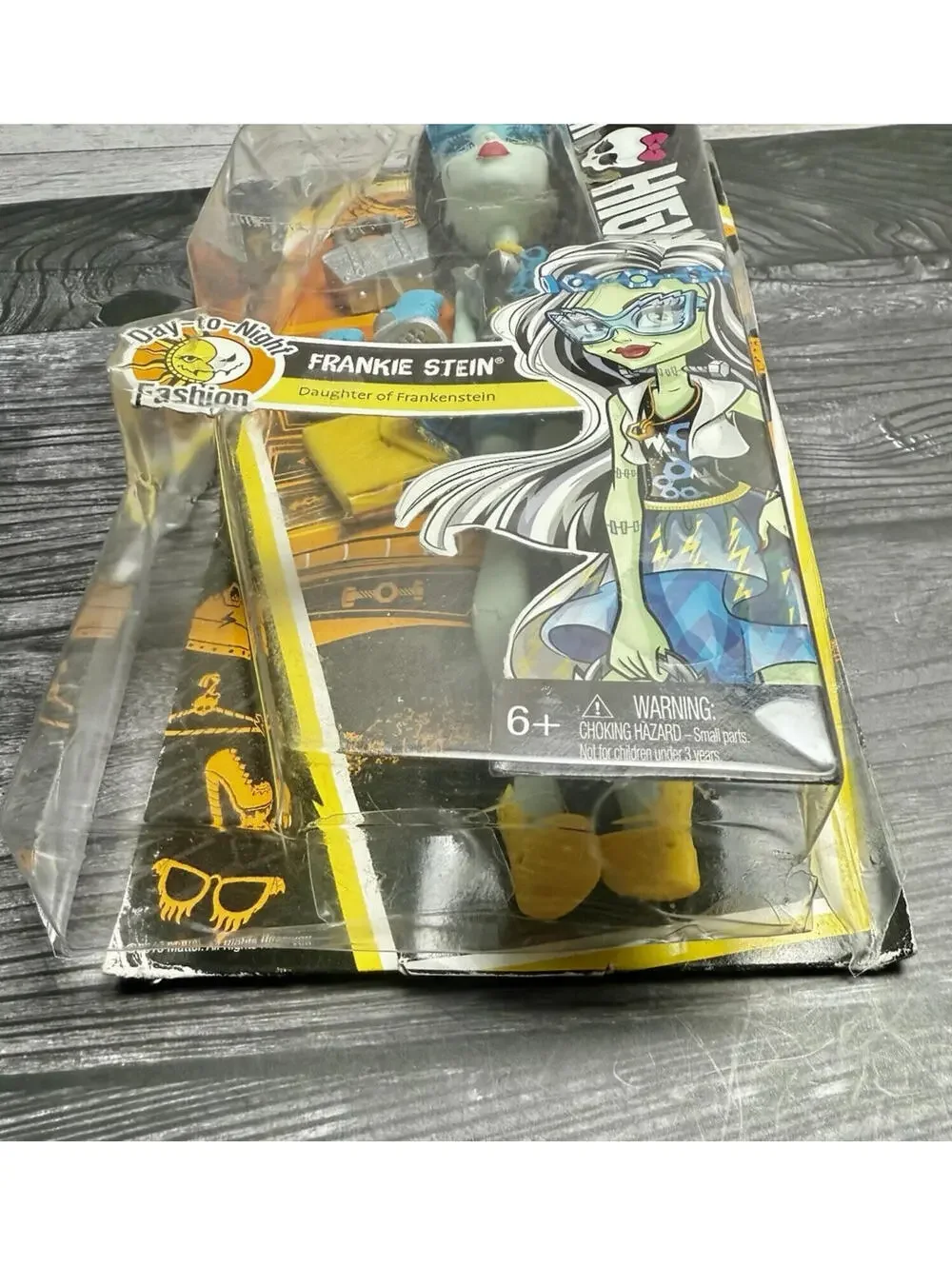 Monster High Day-To-Night Fashion Frankie Stein Doll Mattel DRL76 NIB Damaged‎